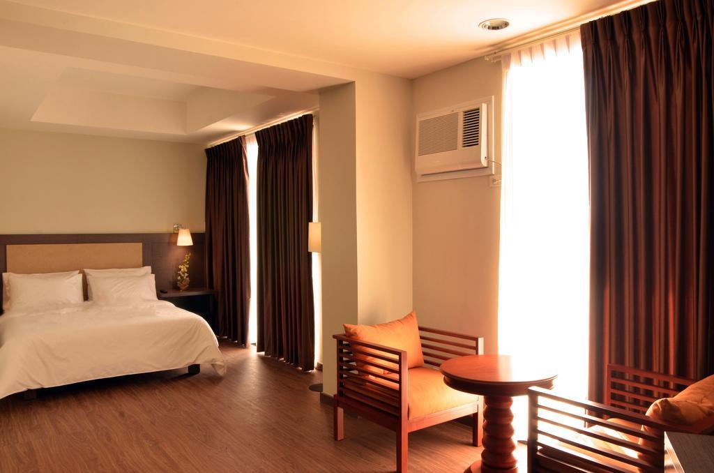 Rivermount Hotel y Resort Sarrat Exterior foto