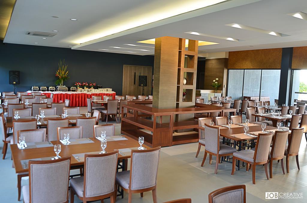 Rivermount Hotel y Resort Sarrat Exterior foto