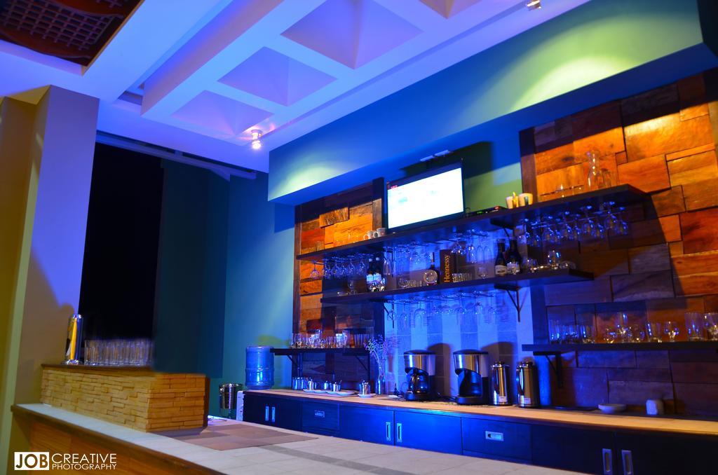 Rivermount Hotel y Resort Sarrat Exterior foto