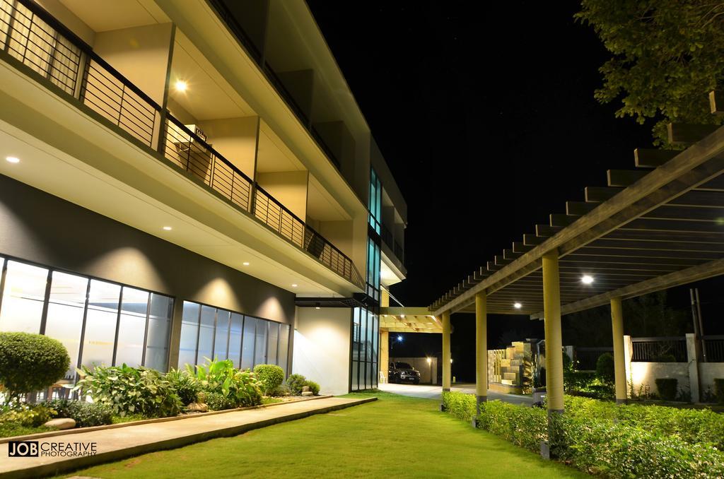 Rivermount Hotel y Resort Sarrat Exterior foto