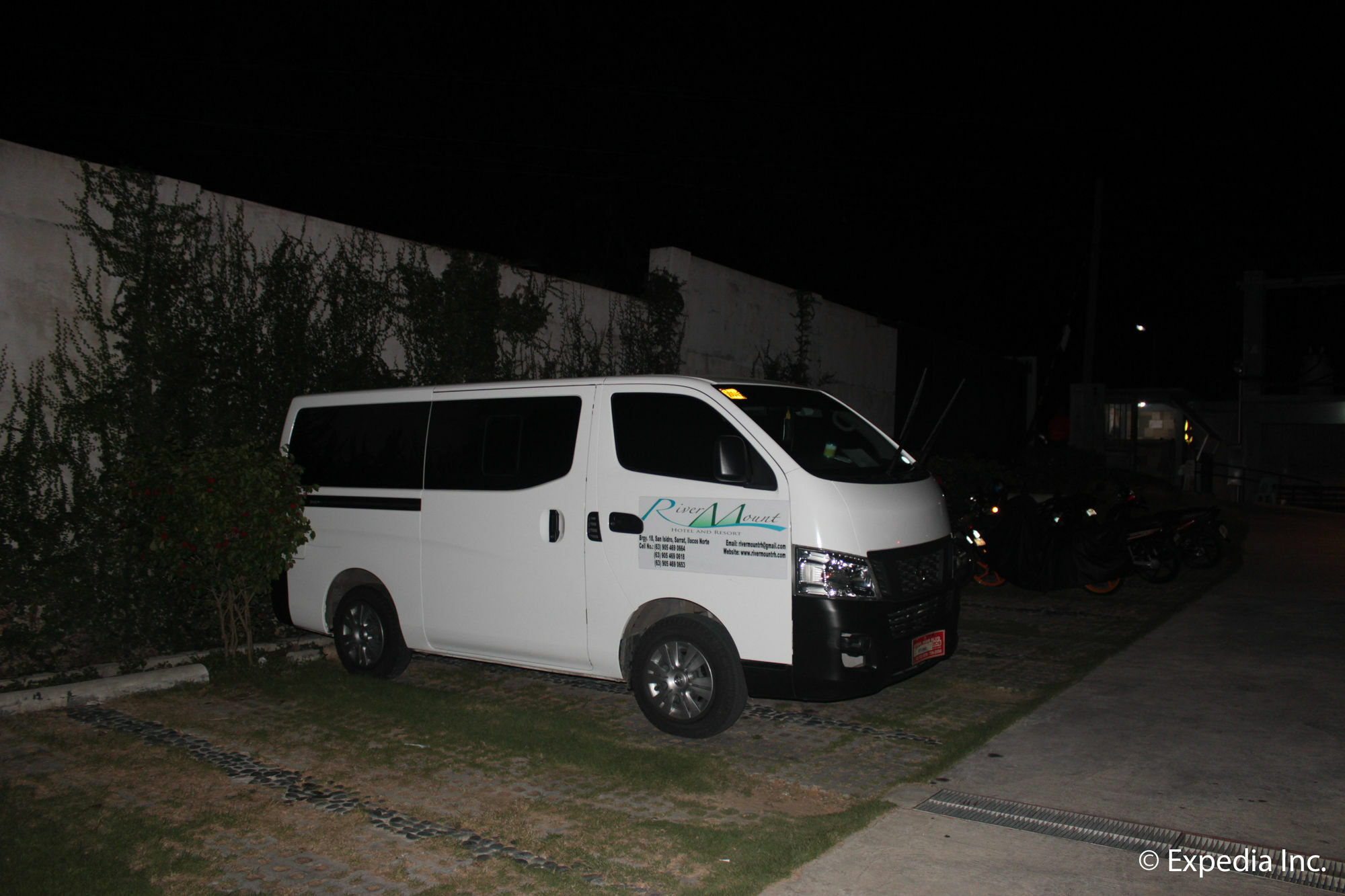 Rivermount Hotel y Resort Sarrat Exterior foto